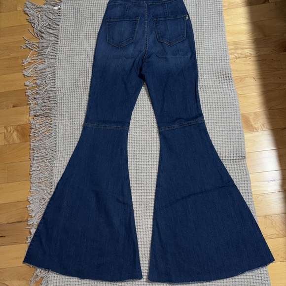 Vibrant M.I.U High-Waisted Flare Jeans Size 7(W 27) - Picture 5 of 9